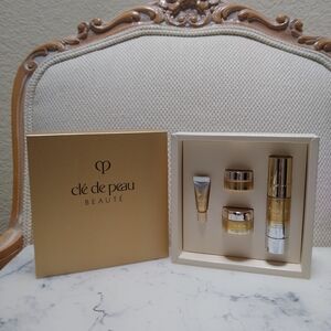 Cle De Peau Beaute Mini Travel Set